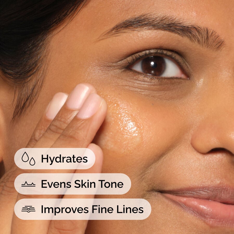 Model application of Granactive Retinoid 2% Emulsion